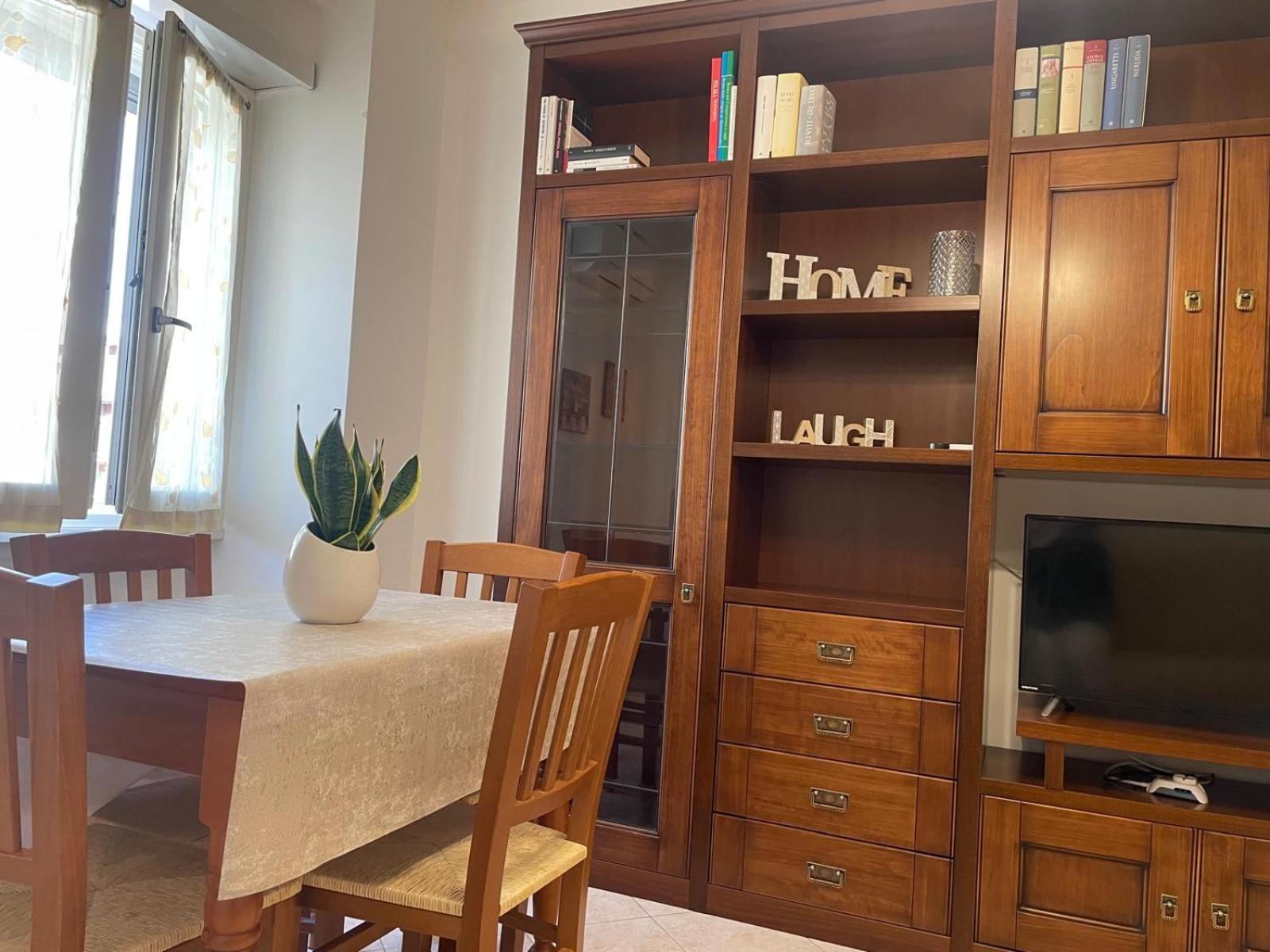 Roma Apartment Bagian luar foto