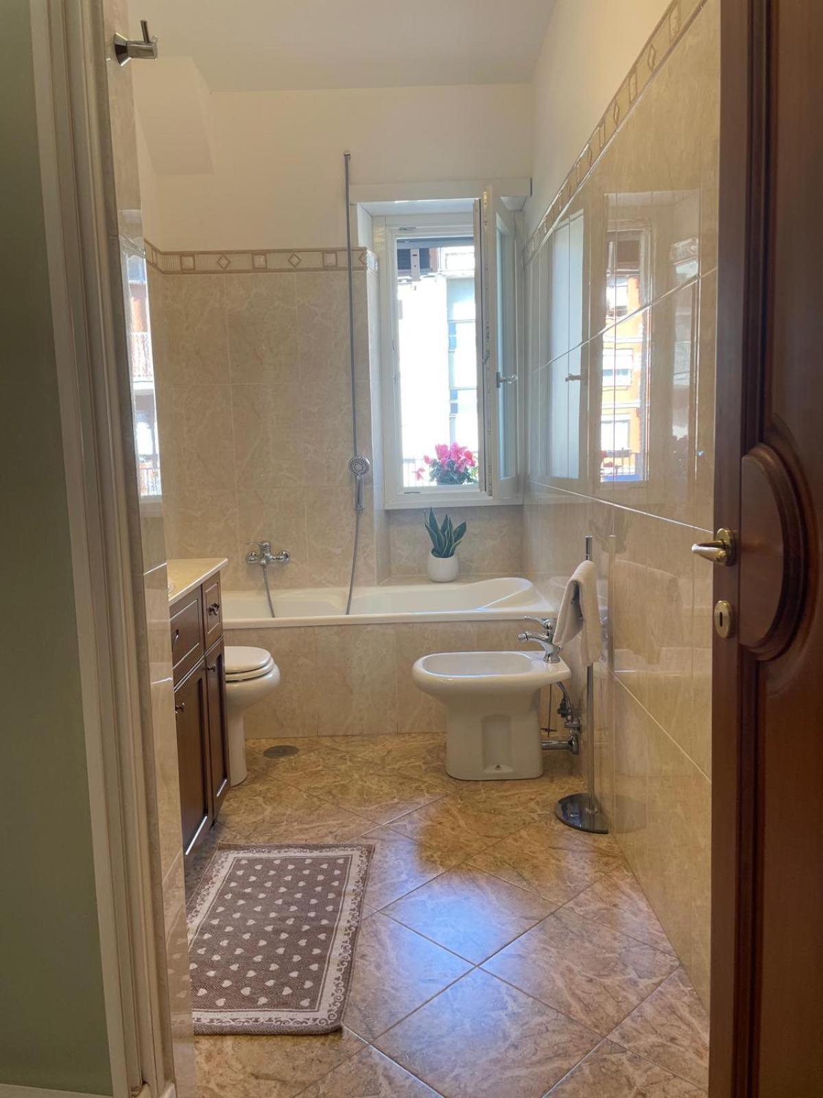Roma Apartment Bagian luar foto