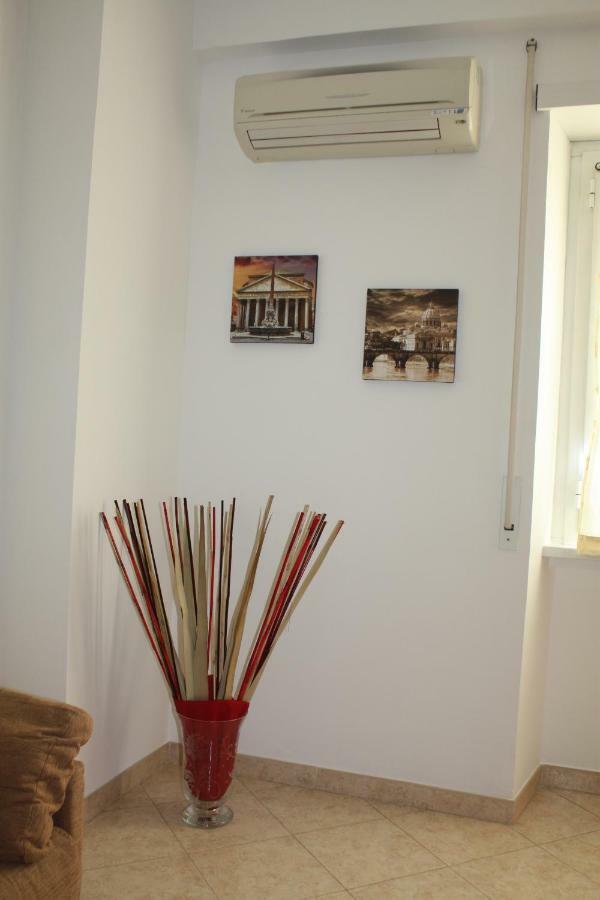 Roma Apartment Bagian luar foto
